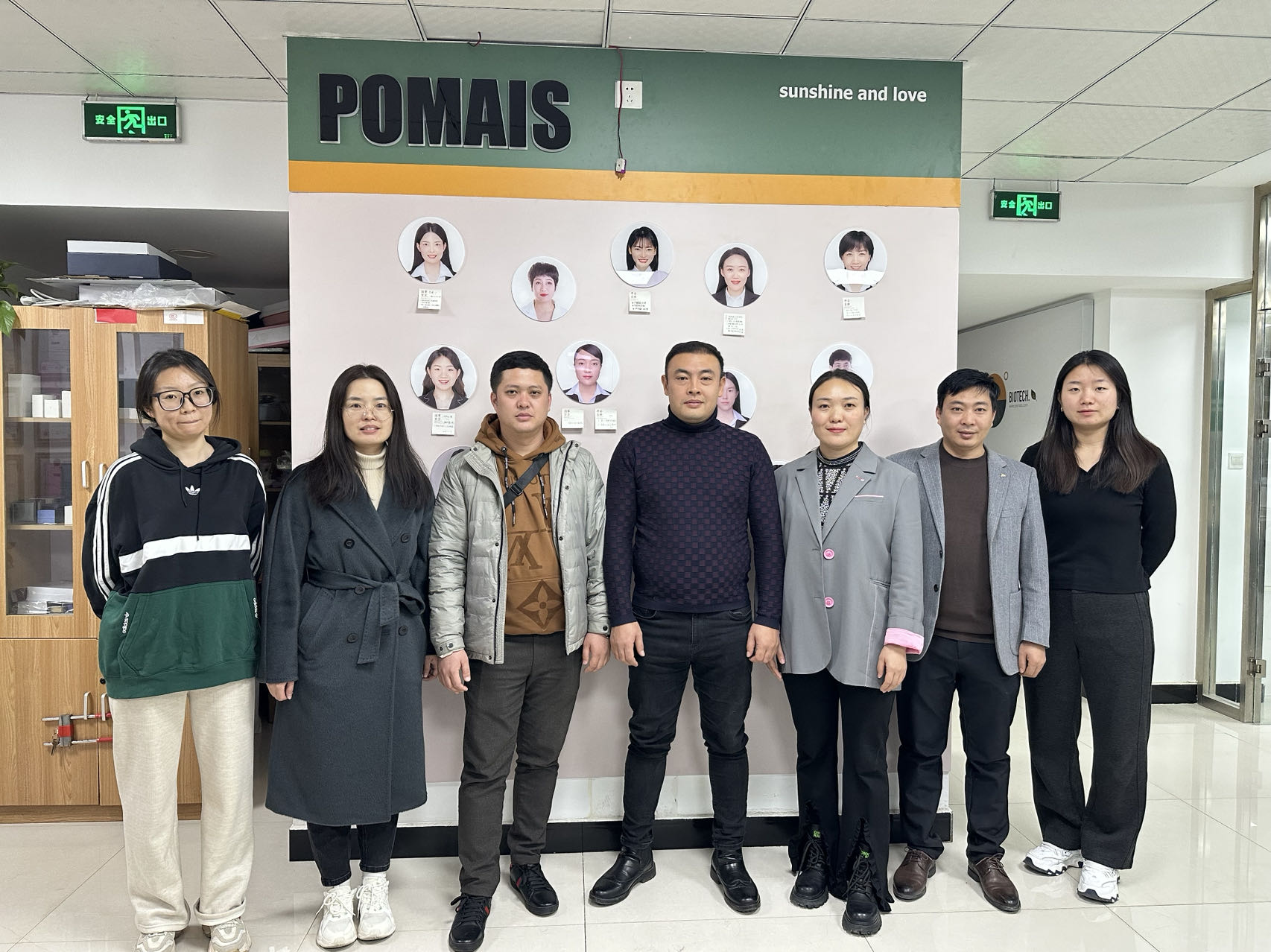 Welcome customers to visit the company.